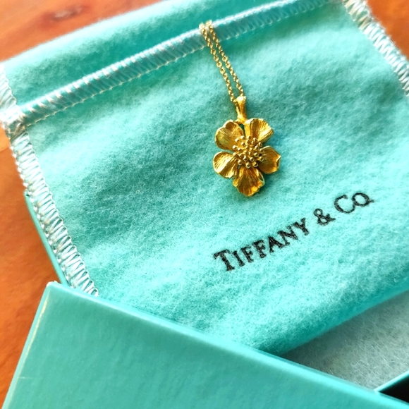 Rare Tiffany & Co Dogwood Wild Rose Necklace 18k 16" - Picture 1 of 5